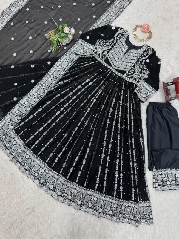 Buy Faux Georgette Thread & Sequence Embroidered Suit Set with Rivet Moti Work - Image 5