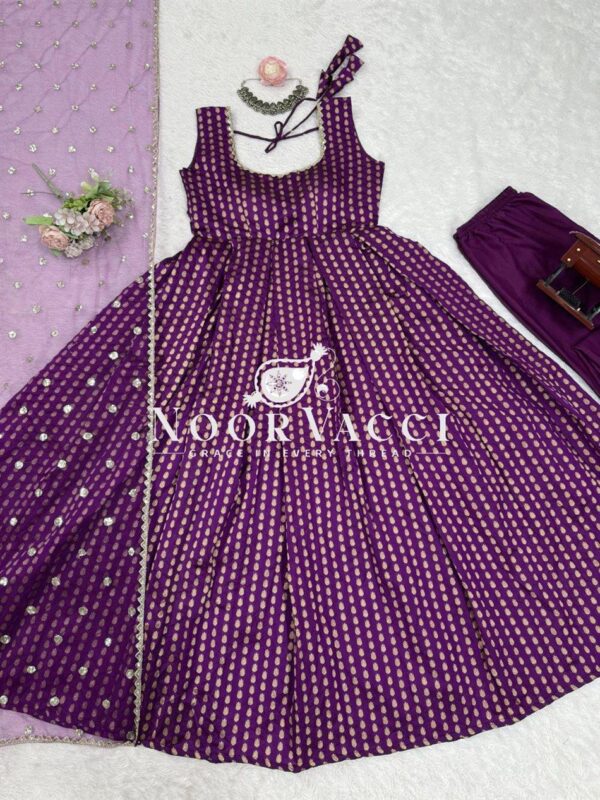 Buy Jacquard Silk Suit Set with Butterfly Net Dupatta & Lace Detailing - Image 9