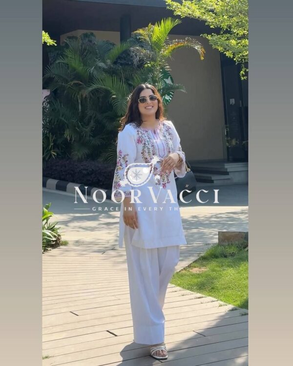 Buy Natural Crepe Silk Embroidered Set with Farshi Pant & Dupatta - Image 3