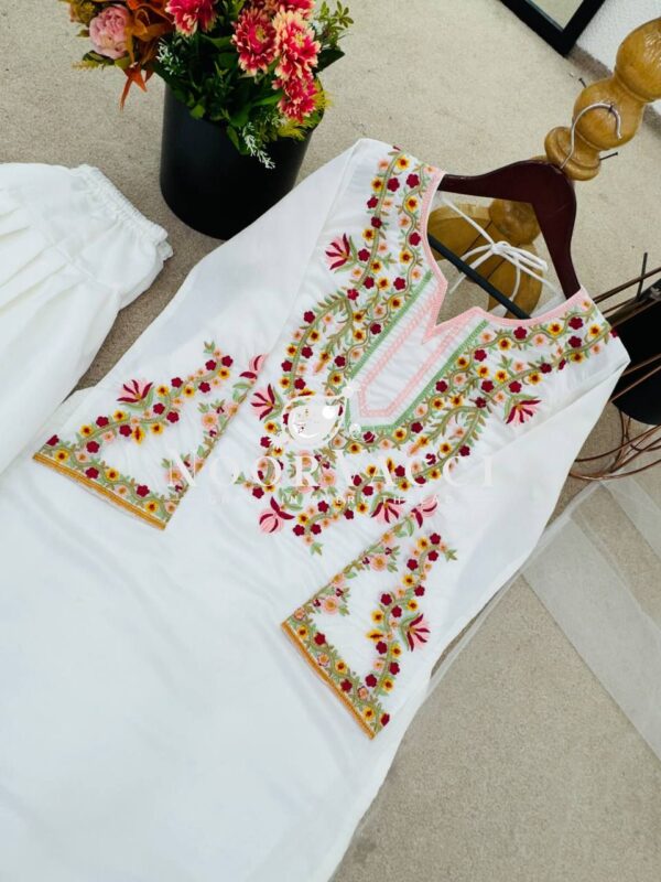 Buy Natural Crepe Silk Embroidered Set with Farshi Pant & Dupatta - Image 10