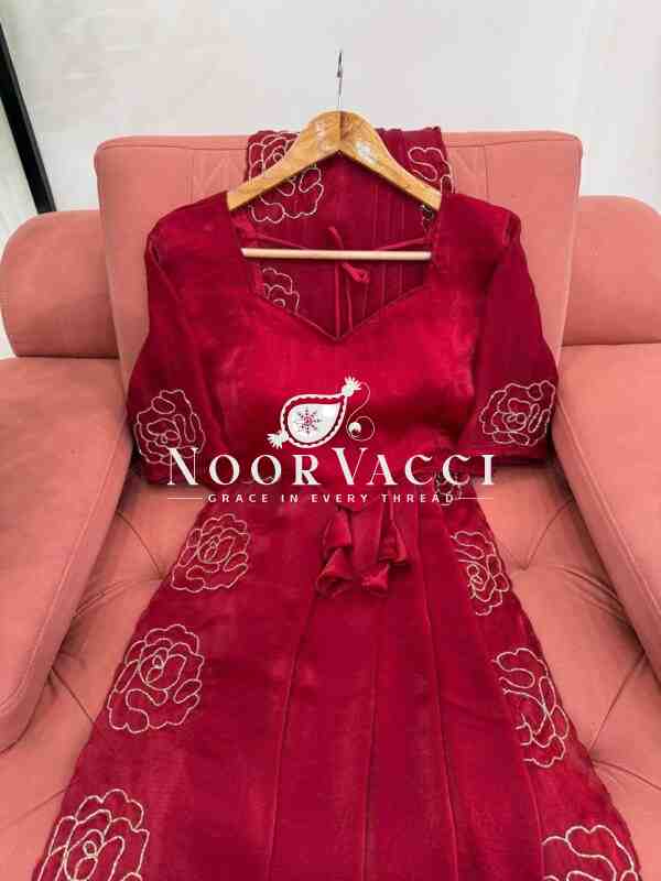 Jimmy Chu Silk Saree with Elegant Hand Work and Matching Blouse - Image 4