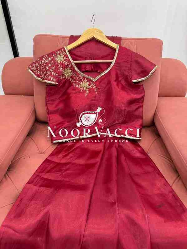 Designer Jimmy Chu Silk Saree with Hand Work Blouse - Image 5