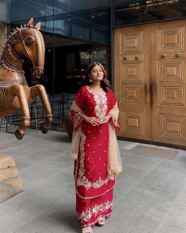 Buy Jimmy Choo Embroidered Top & Plazzo Set with Diamond & Moti Work + Net Dupatta - Image 8