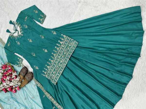 Buy Natural Crepe Embroidered Lehenga Set with Dupatta - Image 6