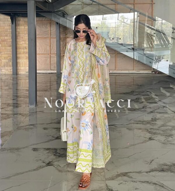 Buy Designer Natural Crepe Co-ords Set with Digital Print & Dupatta - Image 3