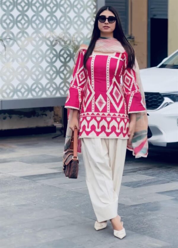 Elegant Digital Print Co-ord Set with Dupatta in Pure Natural Crepe