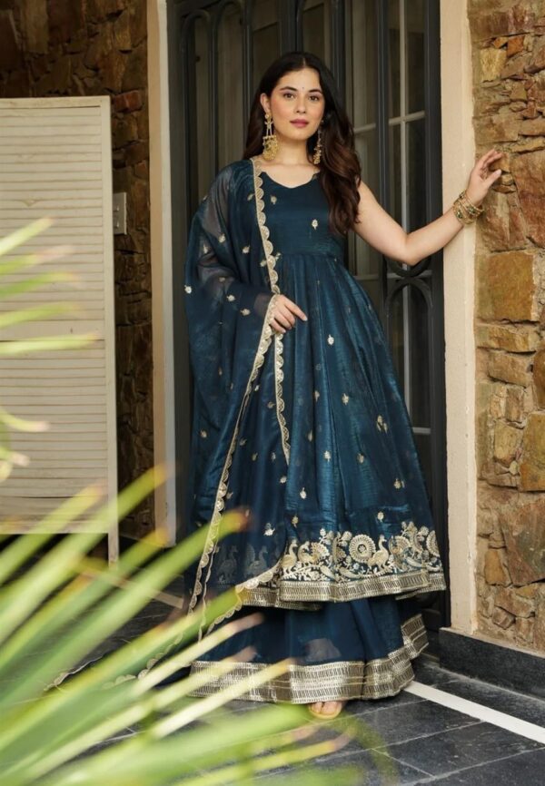 Elegant Embroidered Heavy Crunchy Silk Suit Set for Women - Image 3