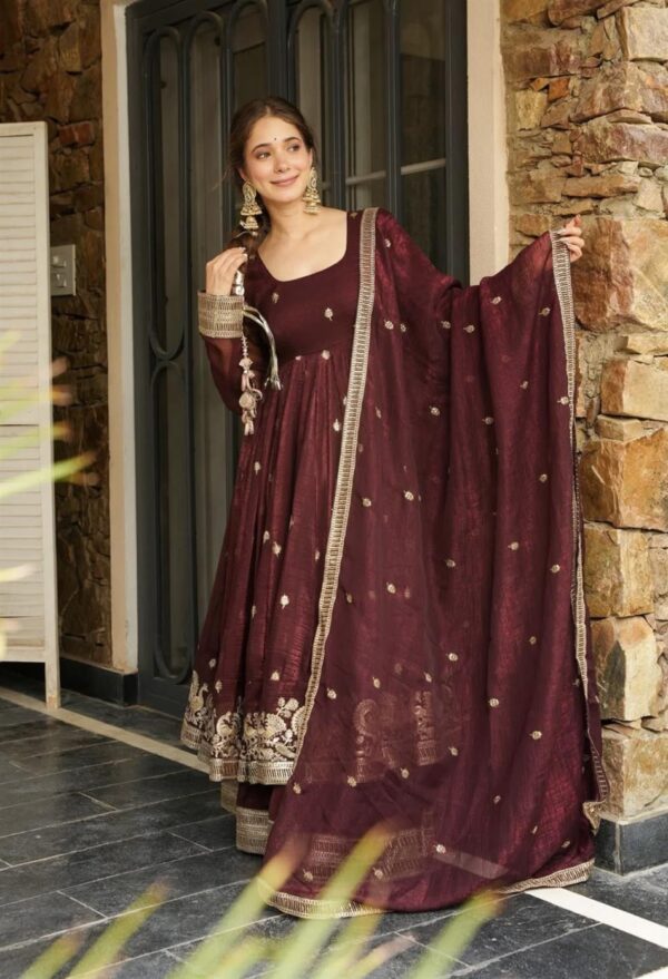 Elegant Embroidered Heavy Crunchy Silk Suit Set for Women - Image 2