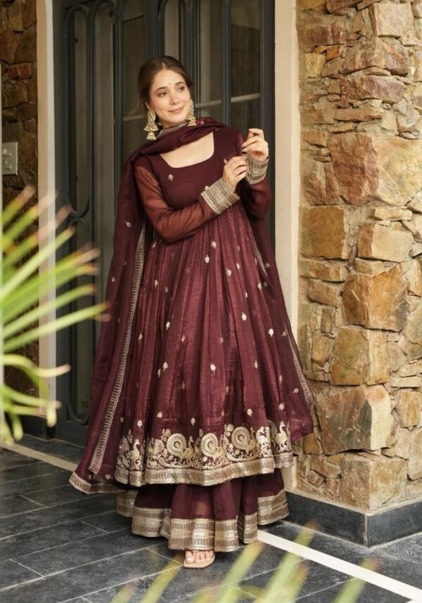 Elegant Embroidered Heavy Crunchy Silk Suit Set for Women - Image 3