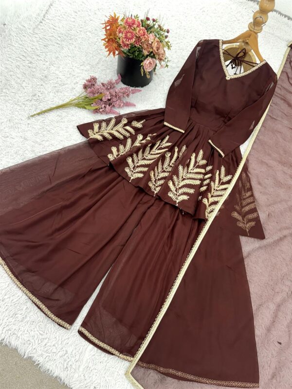 Elegant Star Georgette Embroidered Suit Set with Lace Border Dupatta - Image 3