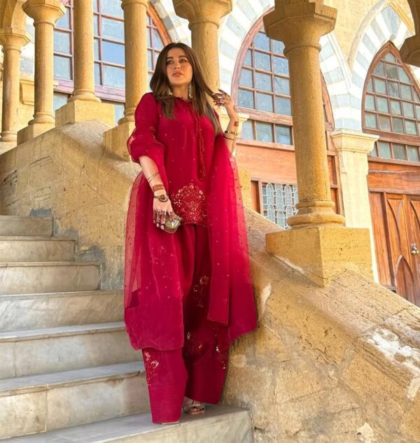 Buy Natural Crep Silk Embroidered Farshi Pant Set with Dupatta - Image 8