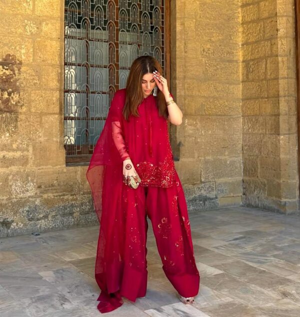 Buy Natural Crep Silk Embroidered Farshi Pant Set with Dupatta - Image 9