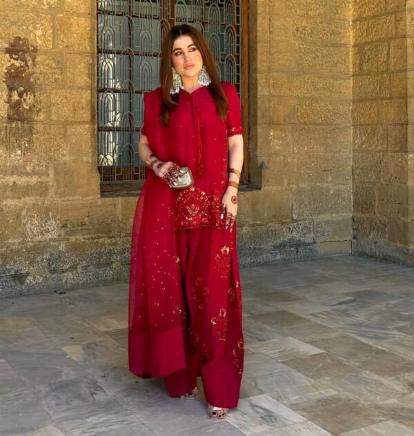 Buy Natural Crep Silk Embroidered Farshi Pant Set with Dupatta - Image 5