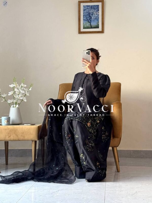 Buy Natural Crep Silk Embroidered Farshi Pant Set with Dupatta - Image 2