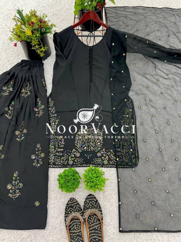 Buy Natural Crep Silk Embroidered Farshi Pant Set with Dupatta - Image 3