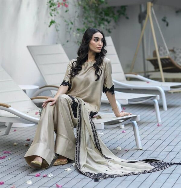 Buy Star Georgette Embroidered Top-Bottom Set with Dupatta - Image 3