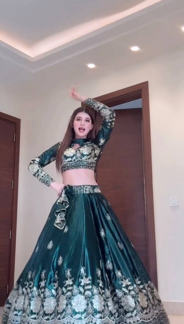 Shop Jimi Choo Embroidered Lehenga Set with Lace Border Dupatta - Image 3