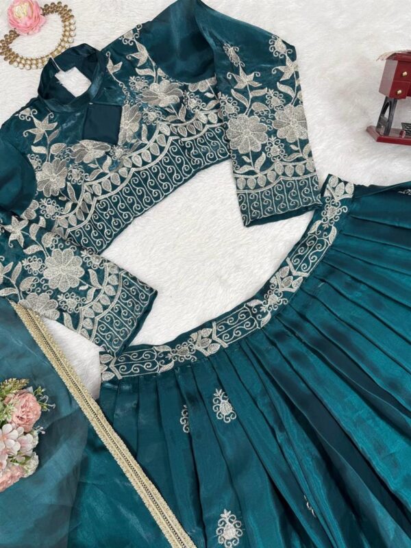 Shop Jimi Choo Embroidered Lehenga Set with Lace Border Dupatta - Image 12