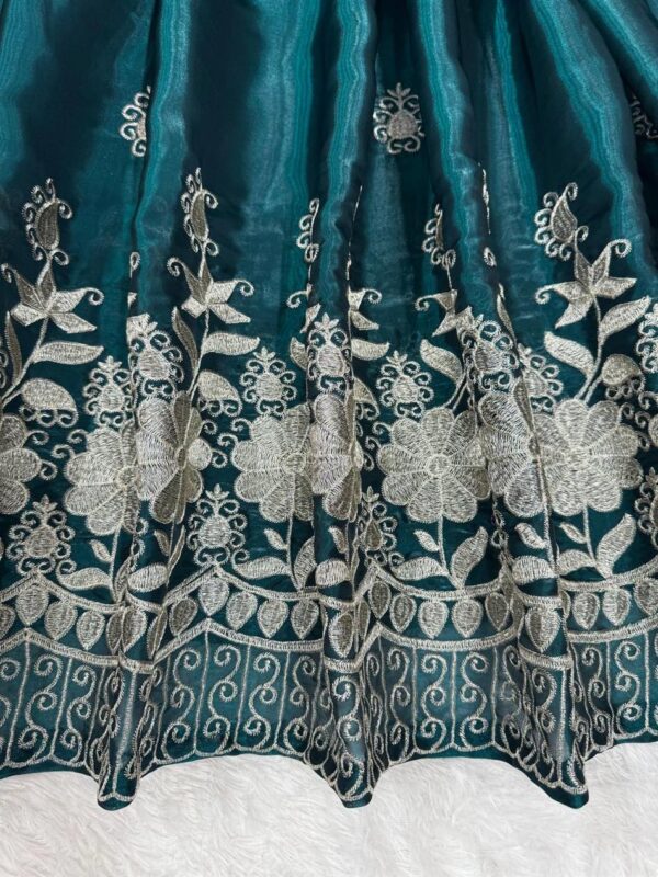 Shop Jimi Choo Embroidered Lehenga Set with Lace Border Dupatta - Image 15