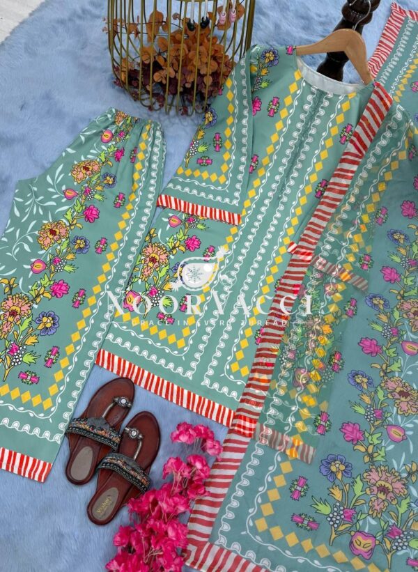 Buy Designer Natural Crepe Co-ords Set with Digital Print & Dupatta - Image 4