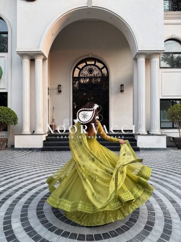Buy Butterfly Net Kediya Shrug Lehenga Set with Dupatta & Blouse - Image 4