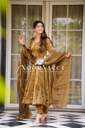Buy Jimi Choo Thread Work Top & Pant Set with Lace Dupatta