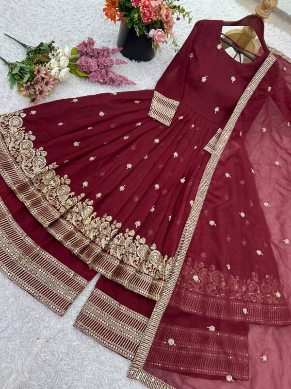 Elegant Embroidered Heavy Crunchy Silk Suit Set for Women - Image 5