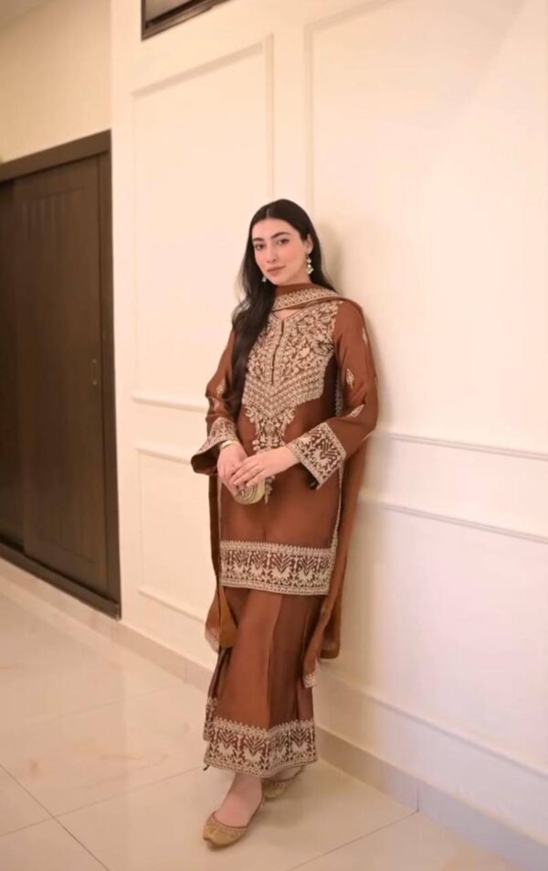 Natural Crepe Chinestitch Embroidered Plazo Set with Lace Border Dupatta